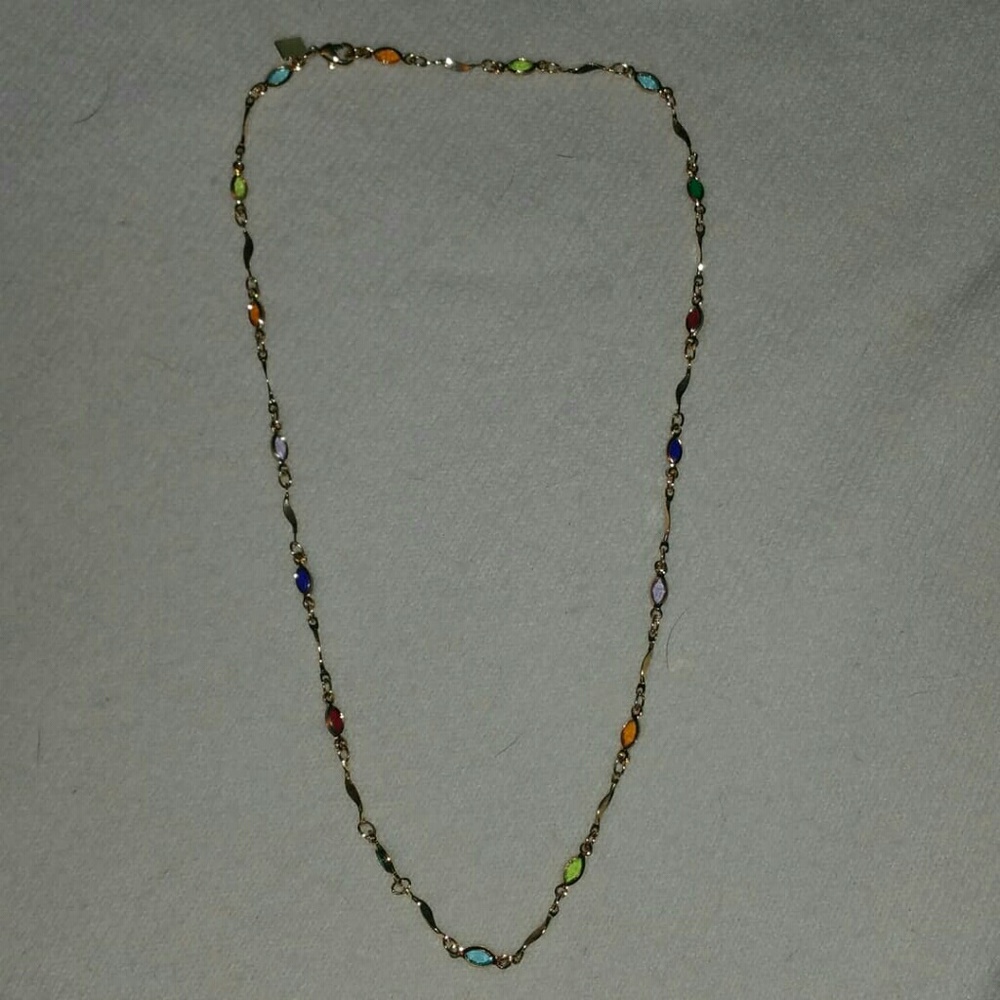 Color stone necklace